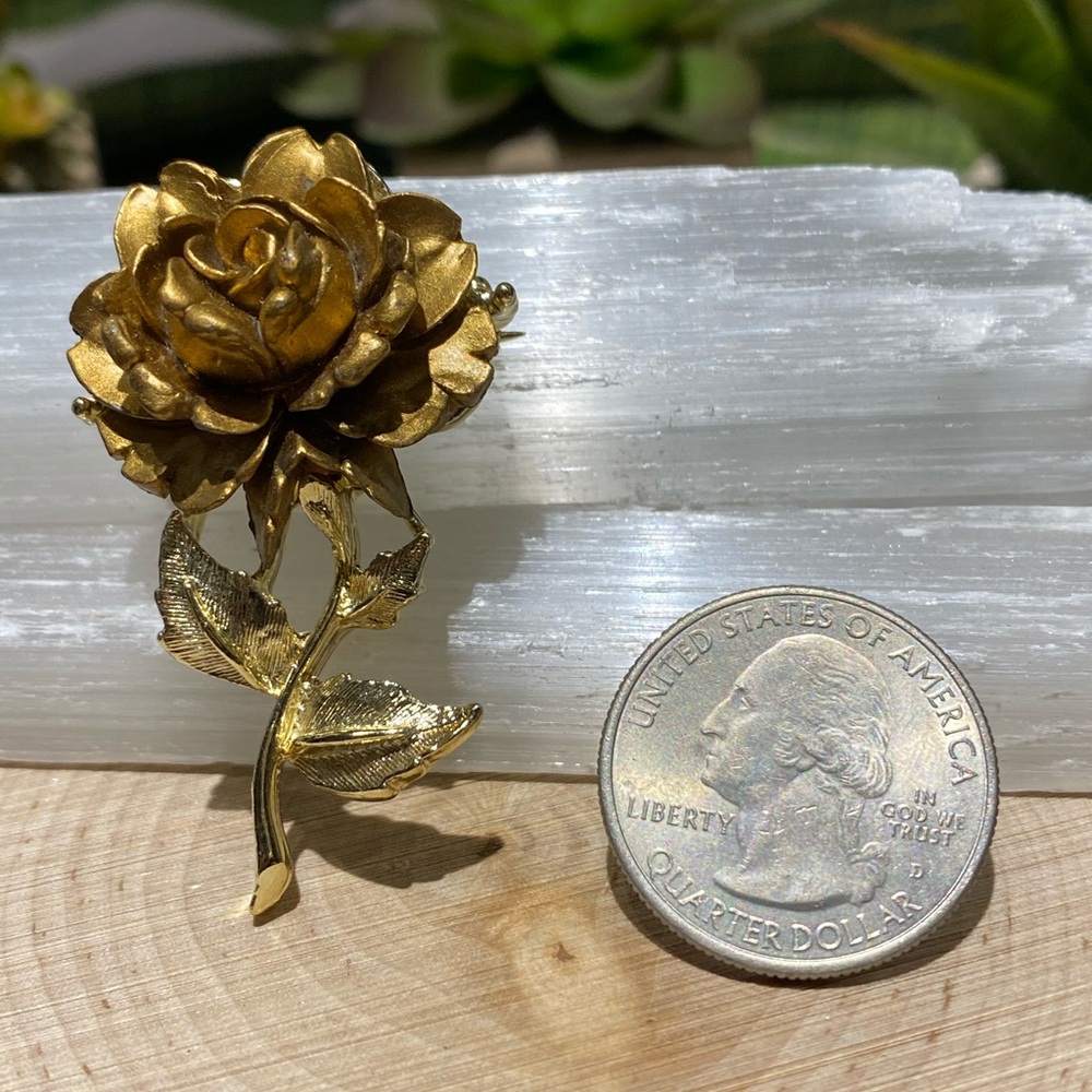 Vintage Golden Bronze Flower Brooch ✨🌼 - Picture 2 of 7
